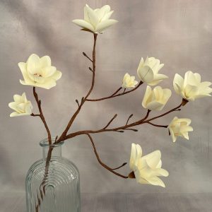 Handgefertigte Papier-Magnolien