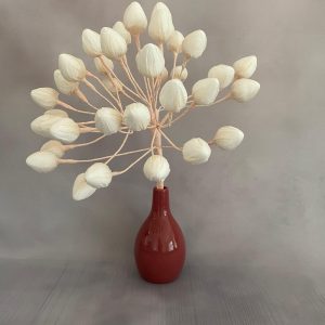 Handgefertigter Blütenzweig „Knospenzauber“ – 40 weiße Knospen für Ihr Zuhause
